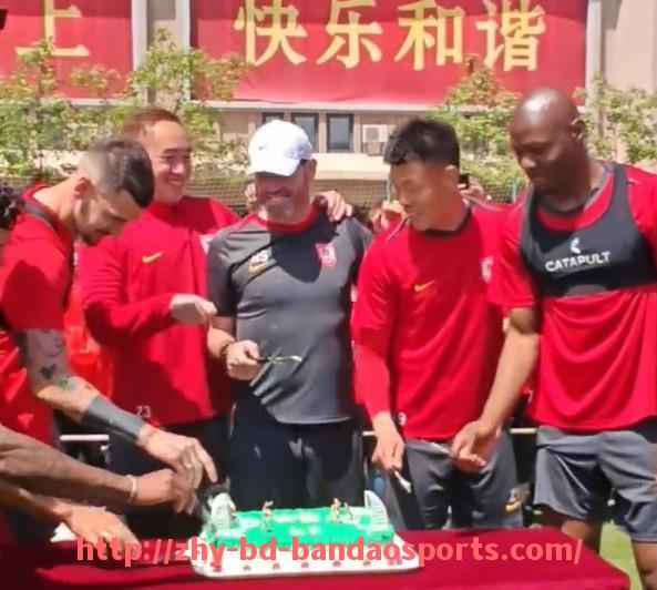 半岛体育-CBA广东队东莞足球赛：CBA广东队与东莞足球队的对抗赛事总结